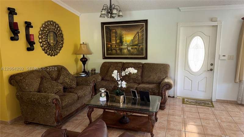 4 bedroom SingleFamilyResidence at 1542 SW 138th Ct, Coral West Heights 2nd Ad, Miami — photo 3