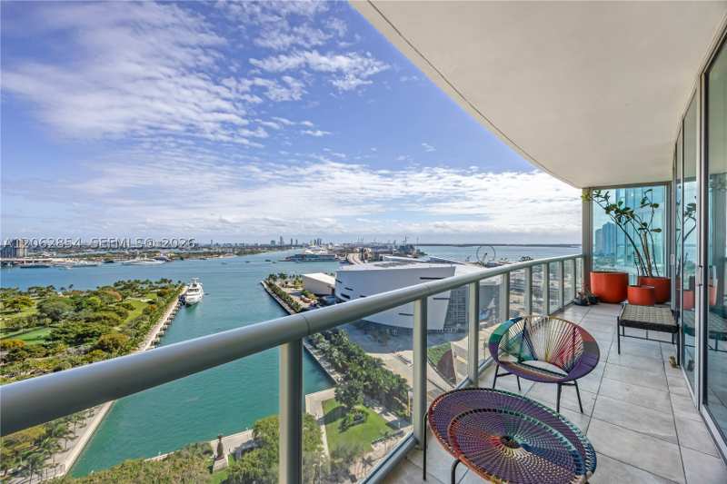 2 bedroom Condominium at 888 Biscayne Blvd 2009, Marinablue Condo, Miami — photo 1