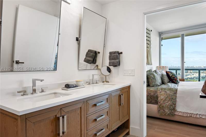 2 bedroom Condominium at 888 Biscayne Blvd 2009, Marinablue Condo, Miami — photo 4