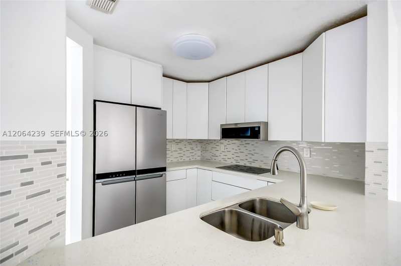 3 bedroom Townhouse at 12909 SW 61st Ter, Sunset Harbour Sec Vi, Miami — photo 1