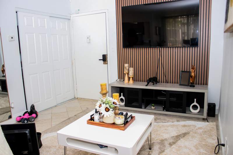 1 bedroom Condominium at 17011 N Bay Road 104, Plaza Of Americas Condo Pa, Sunny Isles Beach — photo 4