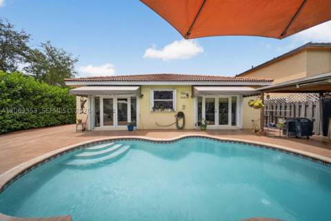 16437 SW 76th Ter, Miami FL - photo 16 of 57