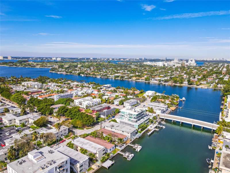 2 bedroom Condominium at 8335 E Crespi Blvd 4, Oasis On The Beach Condo, Miami Beach — photo 3