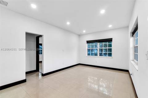 8335 E Crespi Blvd 4, Miami Beach FL - photo 8 of 25