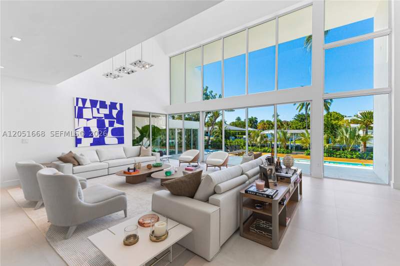 4 bedroom SingleFamilyResidence at 161 Cape Florida Drive, Cape Florida Sub Sec 3, Key Biscayne — photo 4