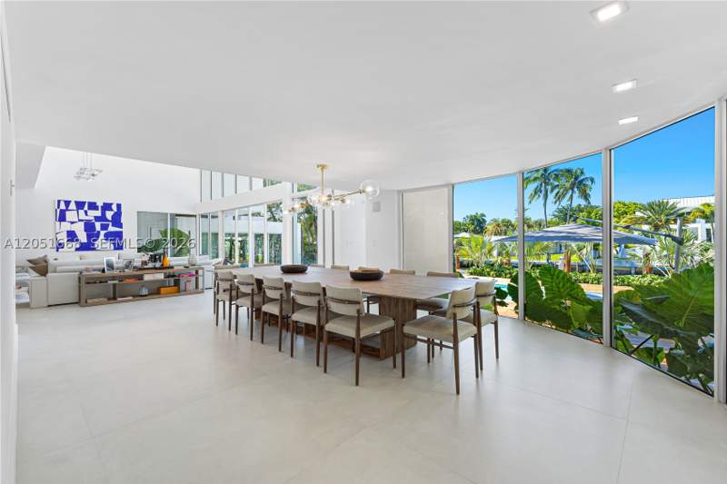 4 bedroom SingleFamilyResidence at 161 Cape Florida Drive, Cape Florida Sub Sec 3, Key Biscayne — photo 5