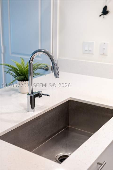 4623 NW 83rd Pkwy, Doral FL - photo 11 of 49