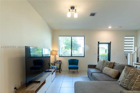4623 NW 83rd Pkwy, Doral FL - photo 14 of 49