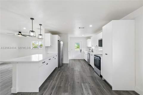1867 NW 8th Ave, Homestead FL - photo 16 of 28