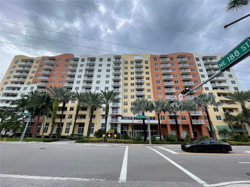 3 bedroom Condominium at 18800 NE 29th Ave 418, Venture At Aventura East, Aventura — photo 1