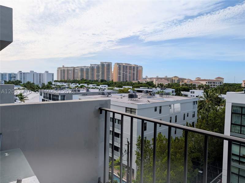 2 bedroom Condominium at 575 Crandon Blvd 706, Key Bisc Ambassador Condo, Key Biscayne — photo 3