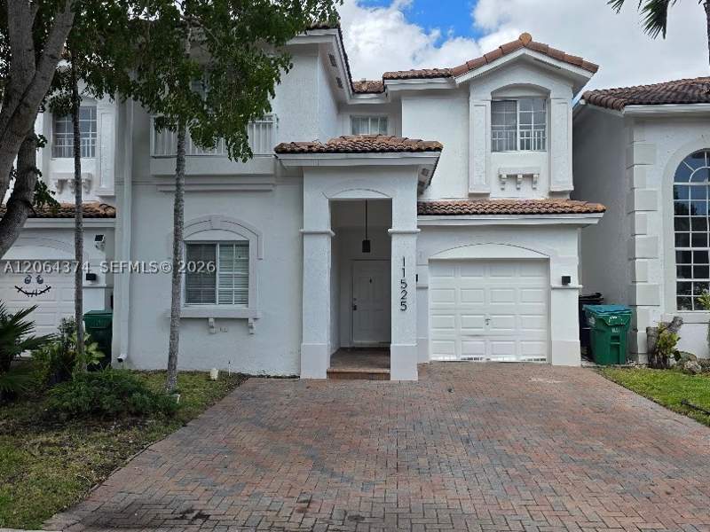 3 bedroom SingleFamilyResidence at 11525 NW 71st St, Doral Isles St Lucia, Doral — photo 2
