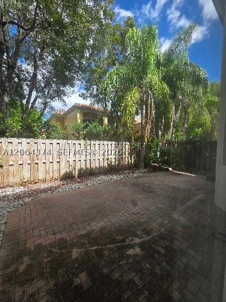 11525 NW 71st St, Doral FL - photo 23 of 27