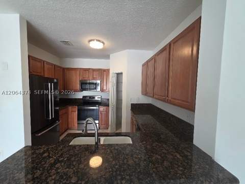11525 NW 71st St, Doral FL - photo 6 of 27