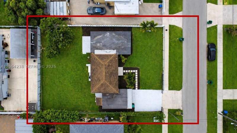 3 bedroom SingleFamilyResidence at 2870 NW 169th Ter, Golden Glades Park 5th Ad, Miami Gardens — photo 3