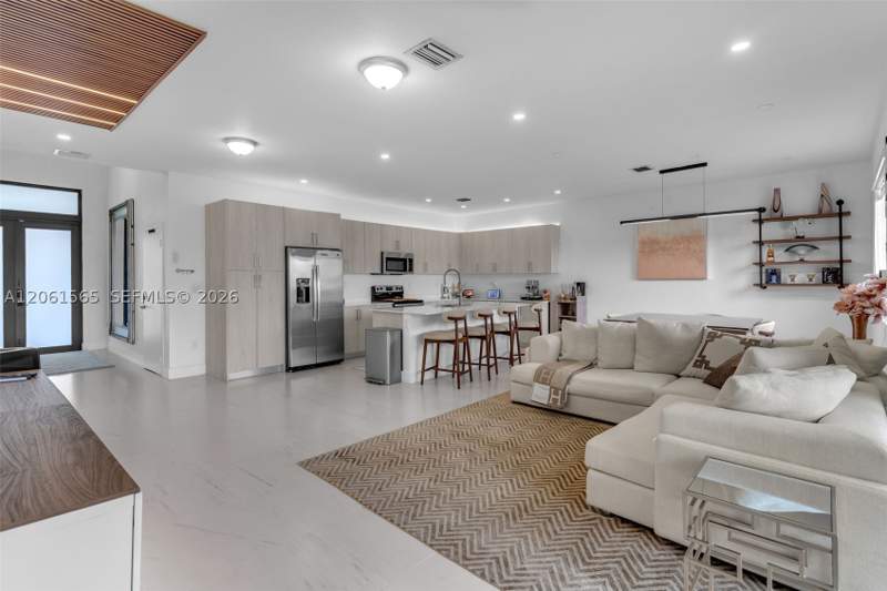 5 bedroom SingleFamilyResidence at 12933 SW 227th St, Venture Homes, Miami — photo 4