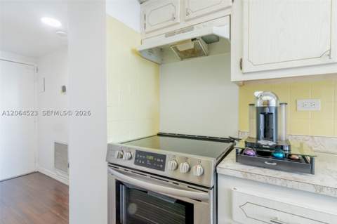 250 174th St 1201, Sunny Isles Beach FL - photo 18 of 30