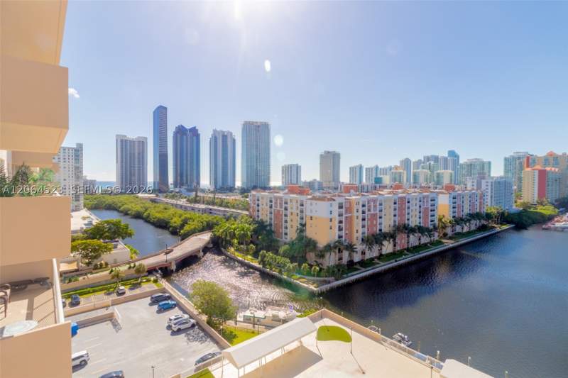 1 bedroom Condominium at 250 174th St 1201, Winston Towers 100 Condo, Sunny Isles Beach — photo 2