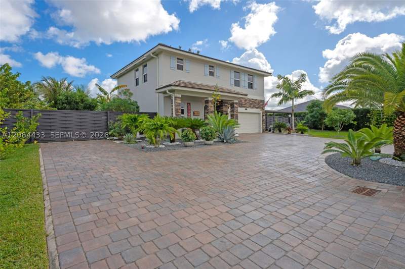 4 bedroom SingleFamilyResidence at 19815 SW 132nd Ct, Bright Homes, Miami — photo 2