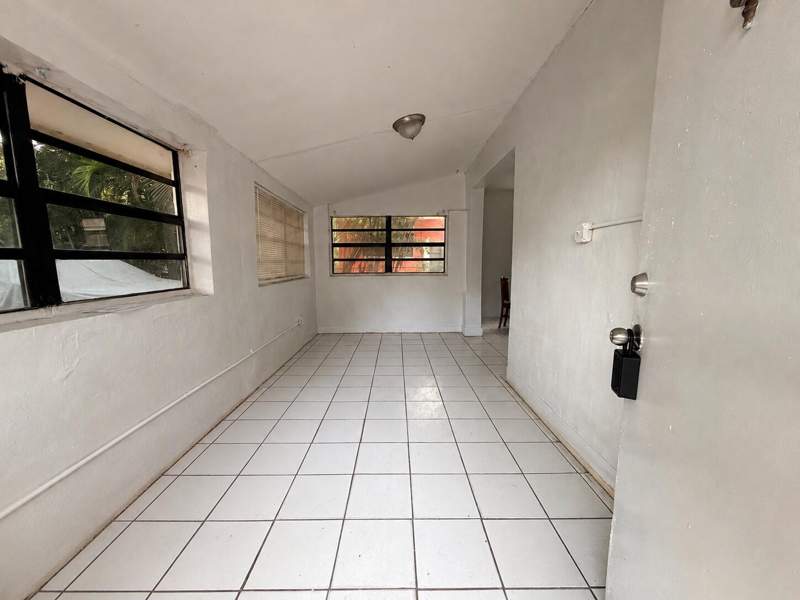 2 bedroom SingleFamilyResidence at 445 NE 163rd Street, Fulford Highlands, Miami — photo 2