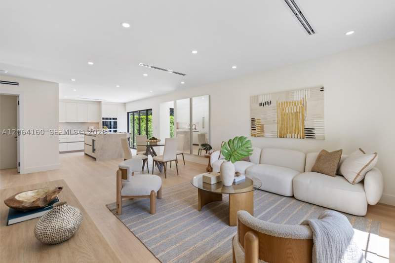 3 bedroom SingleFamilyResidence at 118 Sarto Ave, COCONUT GR SEC 1 C GAB, Coral Gables — photo 3