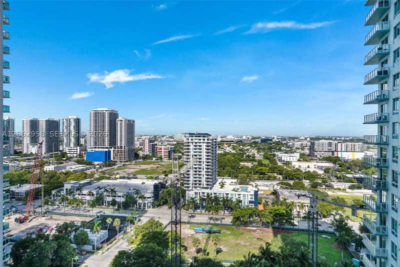 2 bedroom Condominium at 1800 N Bayshore Dr 2410, 1800 Club Condo, Miami — photo 1