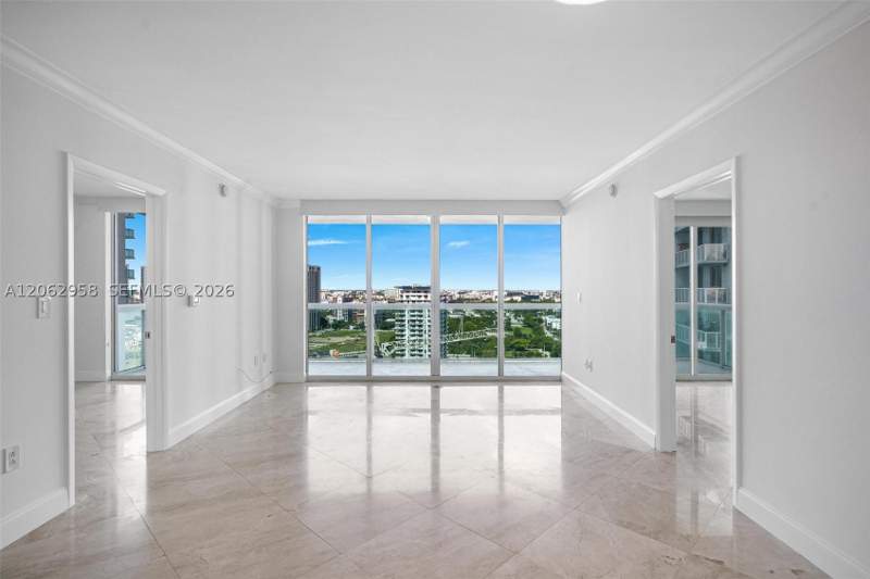 2 bedroom Condominium at 1800 N Bayshore Dr 2410, 1800 Club Condo, Miami — photo 2