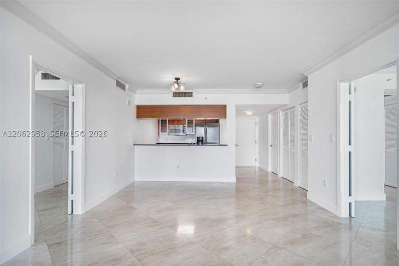 2 bedroom Condominium at 1800 N Bayshore Dr 2410, 1800 Club Condo, Miami — photo 3