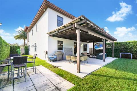 8723 NW 102nd Pl, Doral FL - photo 9 of 26