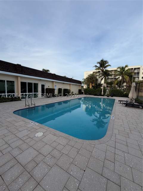 2761 NE 165th Ter 27, North Miami Beach FL - photo 17 of 24