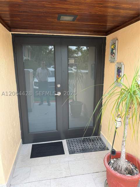 2761 NE 165th Ter 27, North Miami Beach FL - photo 8 of 24