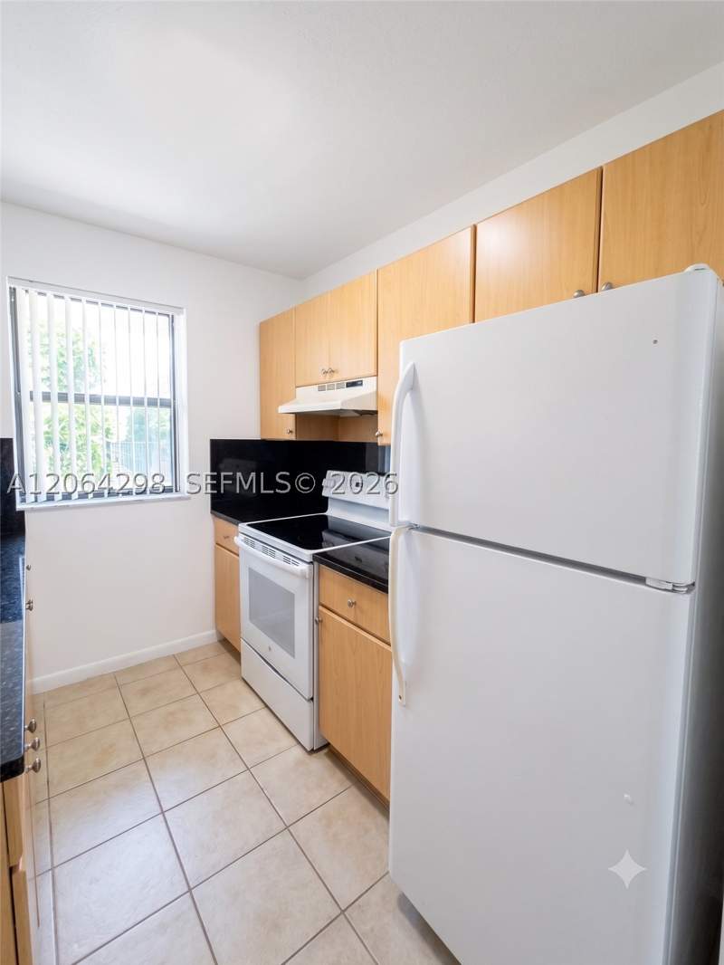 1 bedroom Condominium at 7220 NW 179 St 201, Villa Bellini Condo, Hialeah — photo 2