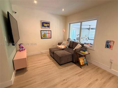 1525 SW 19th Ter, Miami FL - photo 13 of 37
