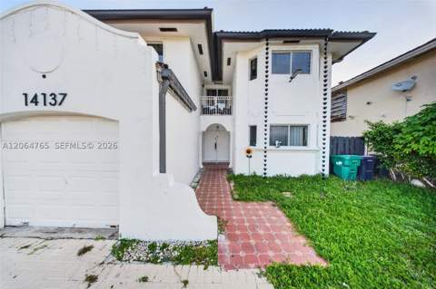 14137 SW 164th Ter, Miami FL - photo 10 of 35