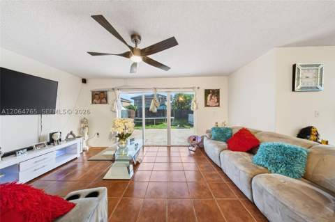 14137 SW 164th Ter, Miami FL - photo 18 of 35