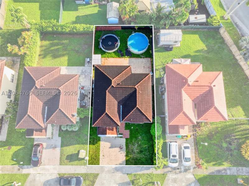 3 bedroom SingleFamilyResidence at 14137 SW 164th Ter, Laguna Ponds Sec 2, Miami — photo 4