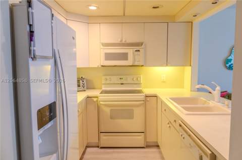 401 Ocean Dr 222 (with Parking), Miami Beach FL - photo 12 of 18