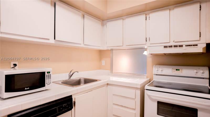 2 bedroom Condominium at 4600 SW 67th Ave 243, Sunwood Condo, Miami — photo 4