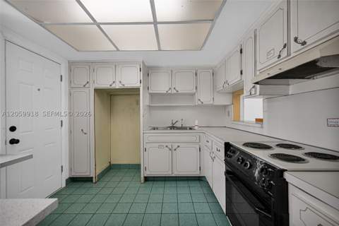 18555 NE 14th Ave 502, Miami FL - photo 14 of 43