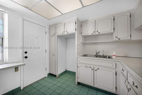 18555 NE 14th Ave 502, Miami FL - photo 15 of 43