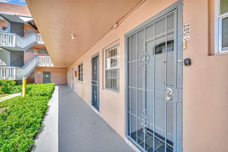 1 bedroom Condominium at 18555 NE 14th Ave 502, Sixth Moorings Condo, Miami — photo 3