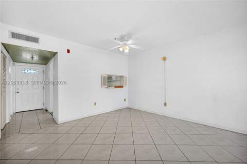 18555 NE 14th Ave 502, Miami FL - photo 7 of 43
