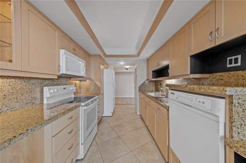 4000 Towerside Ter 1405, Miami FL - photo 16 of 68