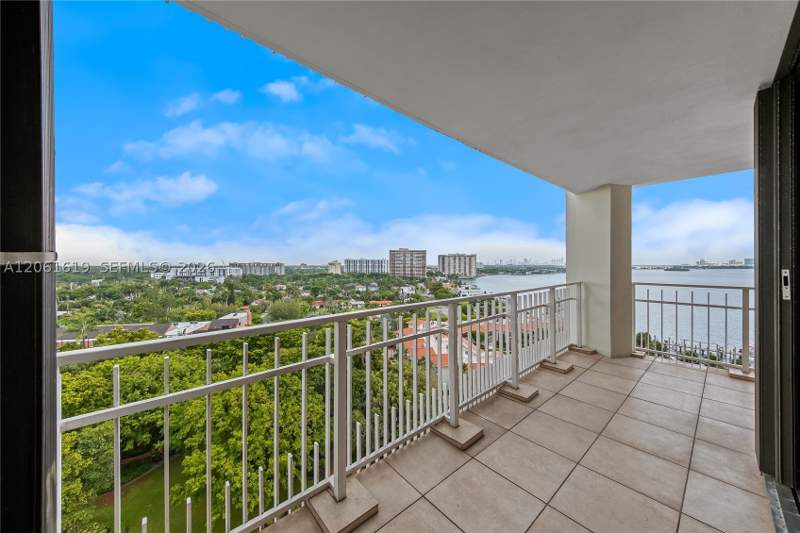 2 bedroom Condominium at 4000 Towerside Ter 1405, The Towers Of Quayside Co, Miami — photo 2