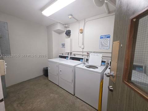 2899 Collins Ave 940, Miami Beach FL - photo 6 of 38