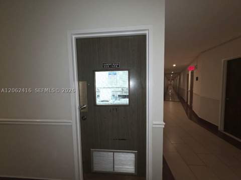 2899 Collins Ave 940, Miami Beach FL - photo 7 of 38