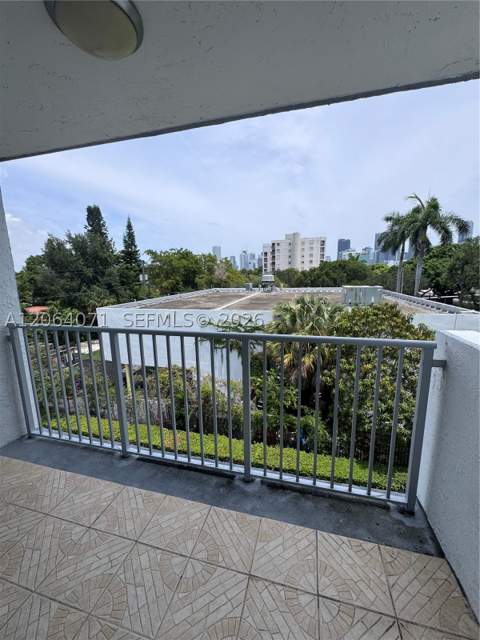 2530 SW 3rd Ave 306, Miami FL - photo 9 of 17
