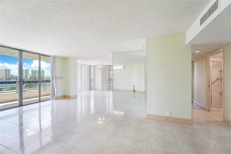 2 bedroom Condominium at 19101 NE 36th Ct 705, Mystic Pointe Condo No Th, Aventura — photo 3