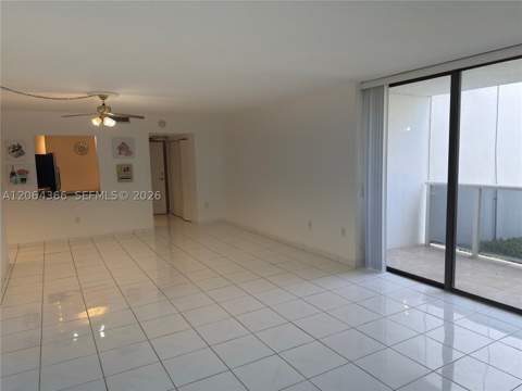 3675 N Country Club Dr 109, Aventura FL - photo 10 of 29