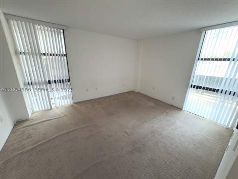 3675 N Country Club Dr 109, Aventura FL - photo 16 of 29